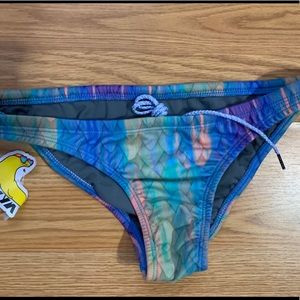 size medium jolyn europe bottoms